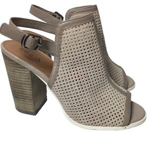 Kelsi Dagger Anthropologie peep toe block heels. Size 9.5.